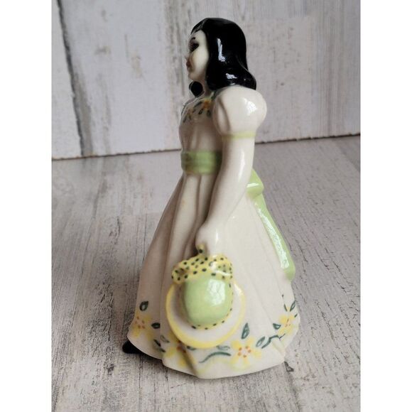 Art Studio girl‎ green dress Pottery figure decor - Picture 8 of 9